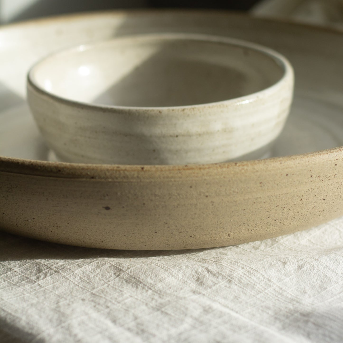RUSTIC STONEWARE SERVING BOWL